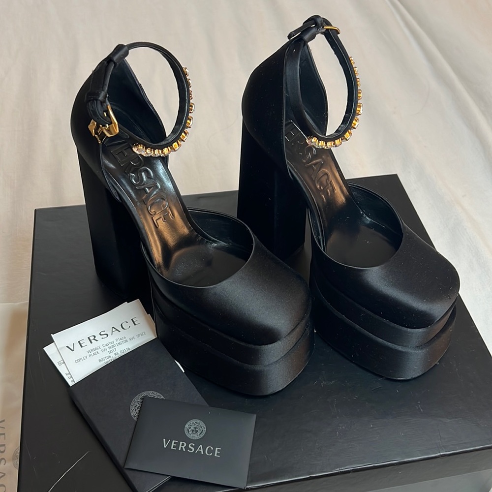Versace Pumps